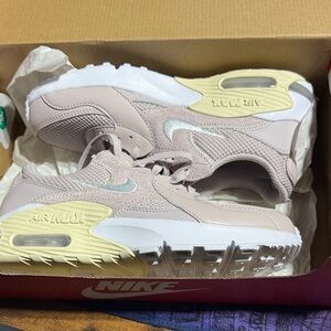Nike Air Max Sneakers in Light Pink and Cream